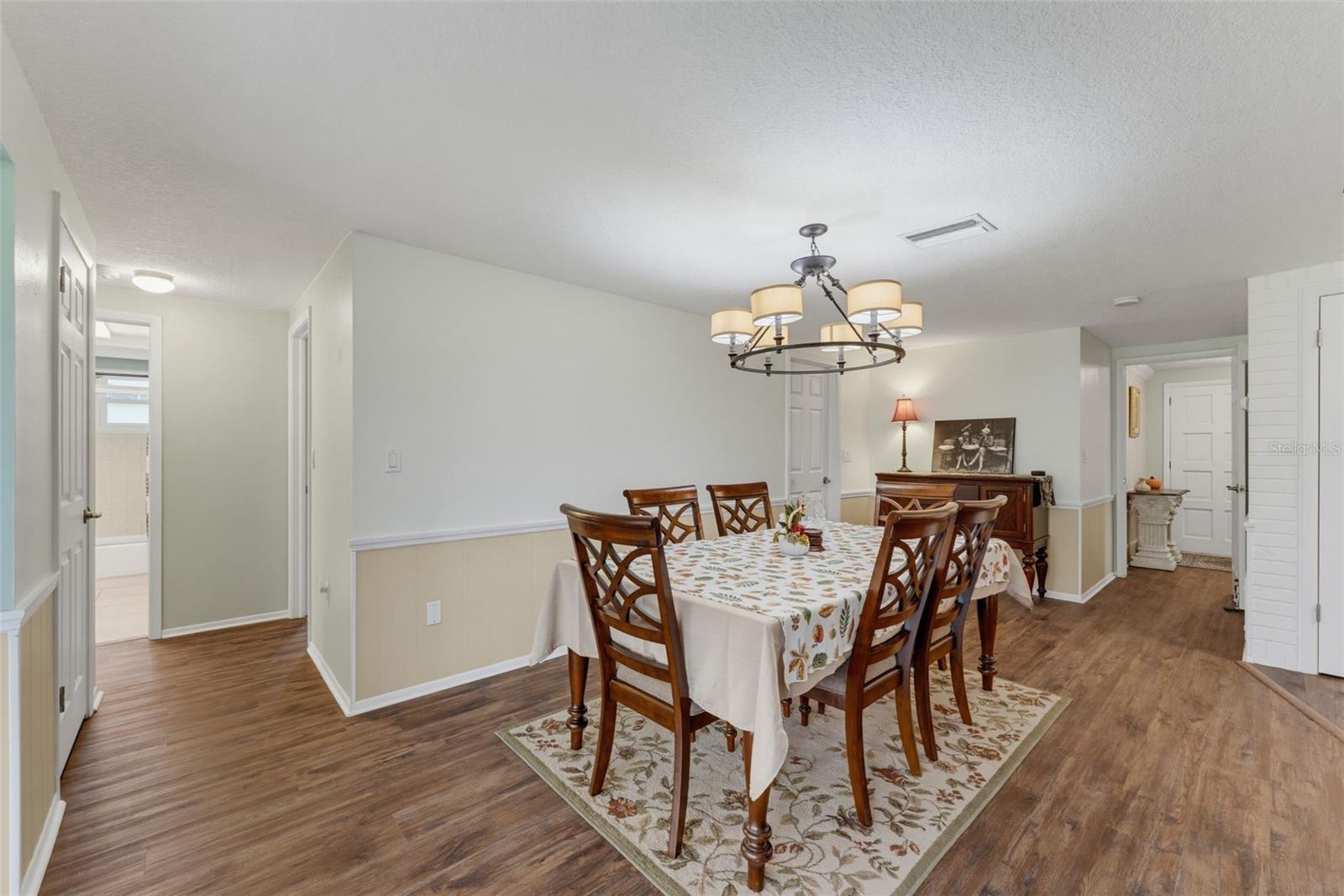 8210 Valley Stream Ln Property Photo 35