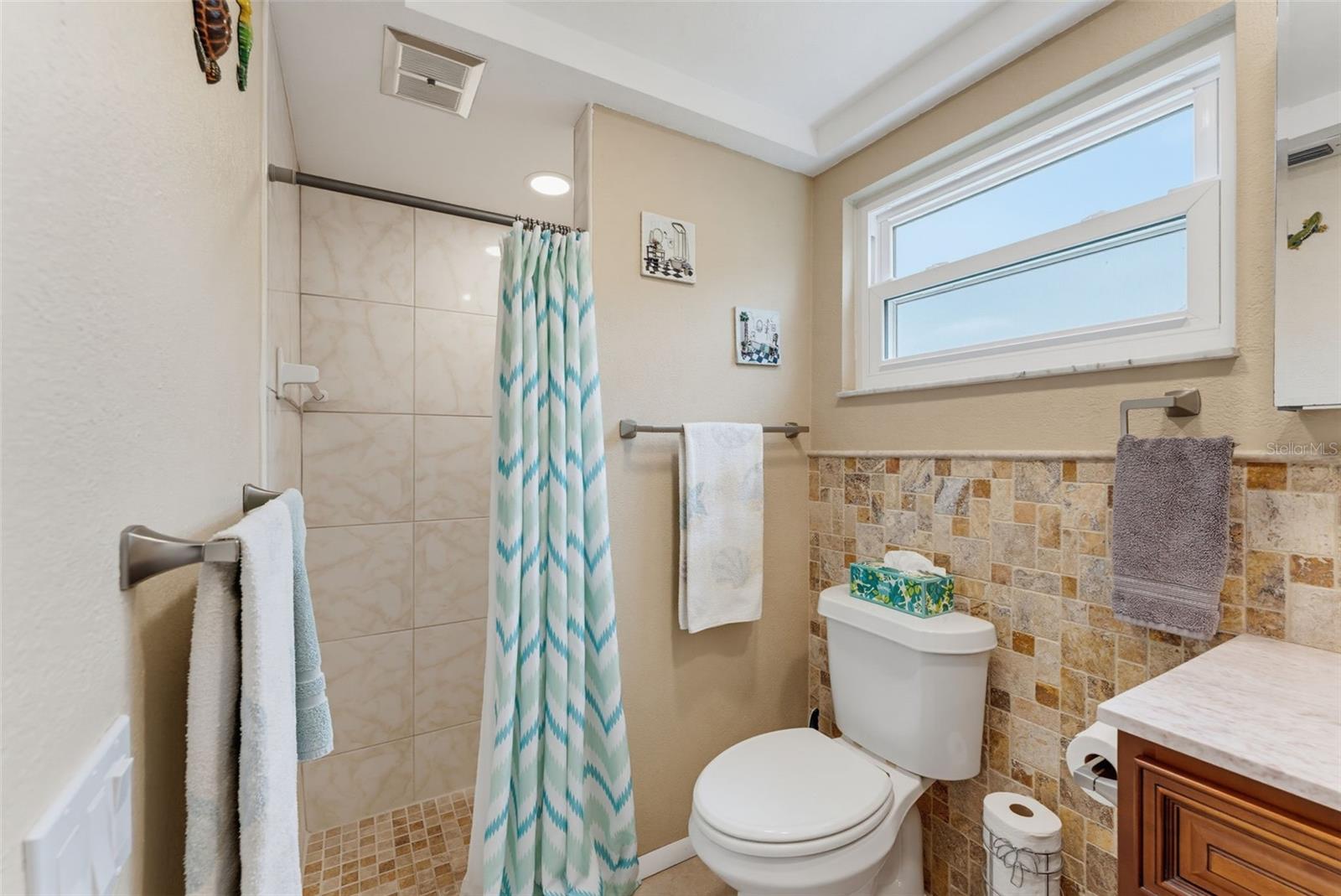 8210 Valley Stream Ln Property Photo 44