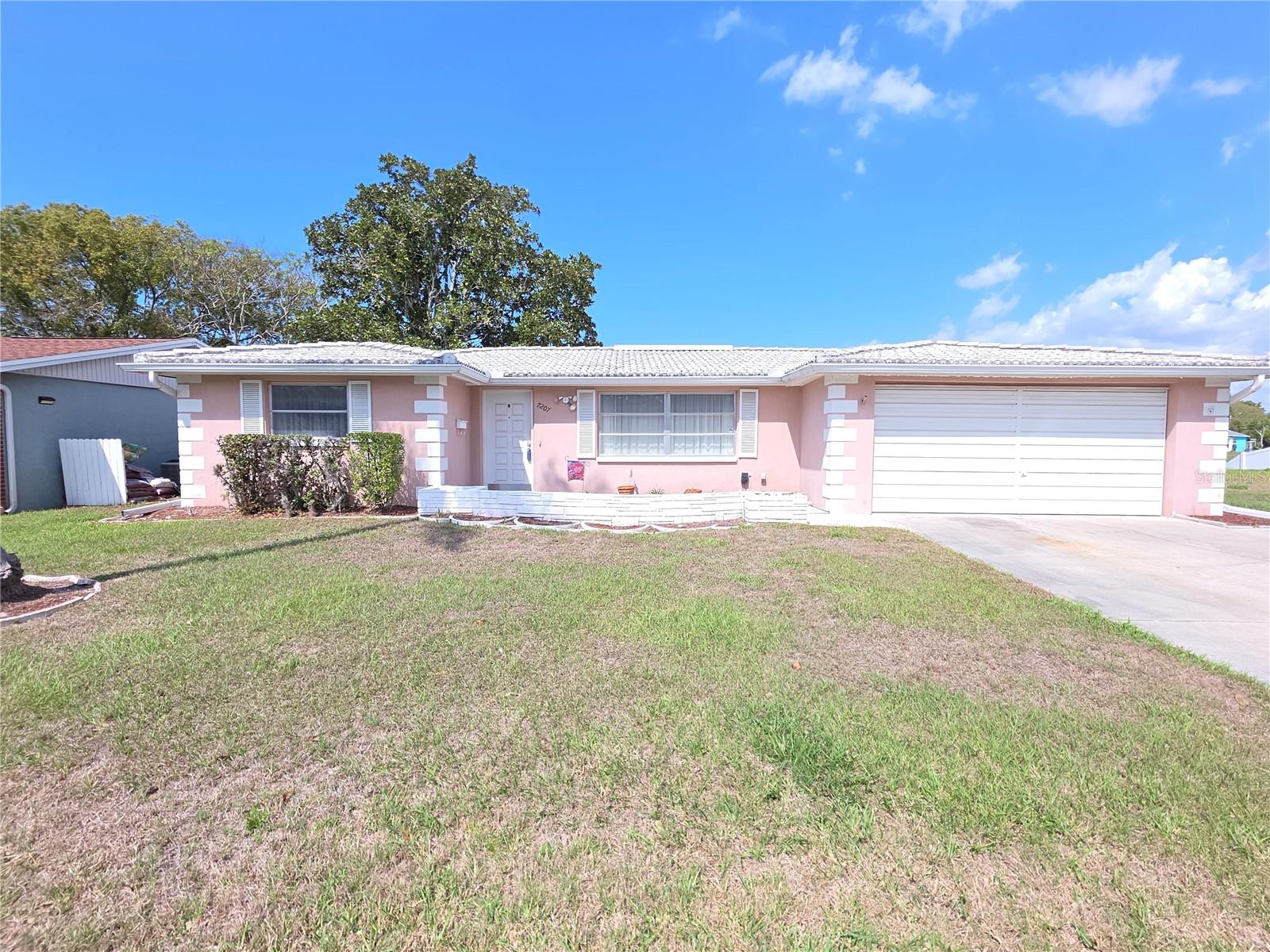 7207 Ashwood Dr Property Photo 1