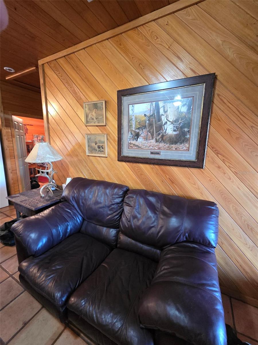 1106 Fox Hunter Rd Property Photo 5