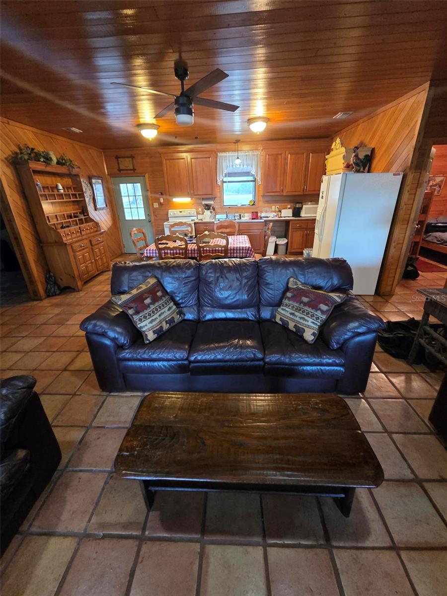 1106 Fox Hunter Rd Property Photo 6