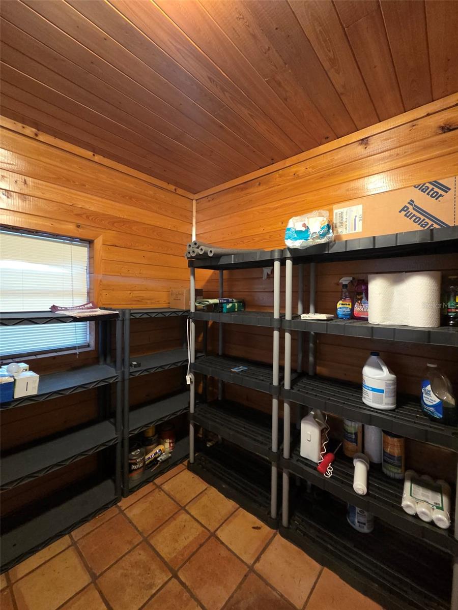 1106 Fox Hunter Rd Property Photo 8