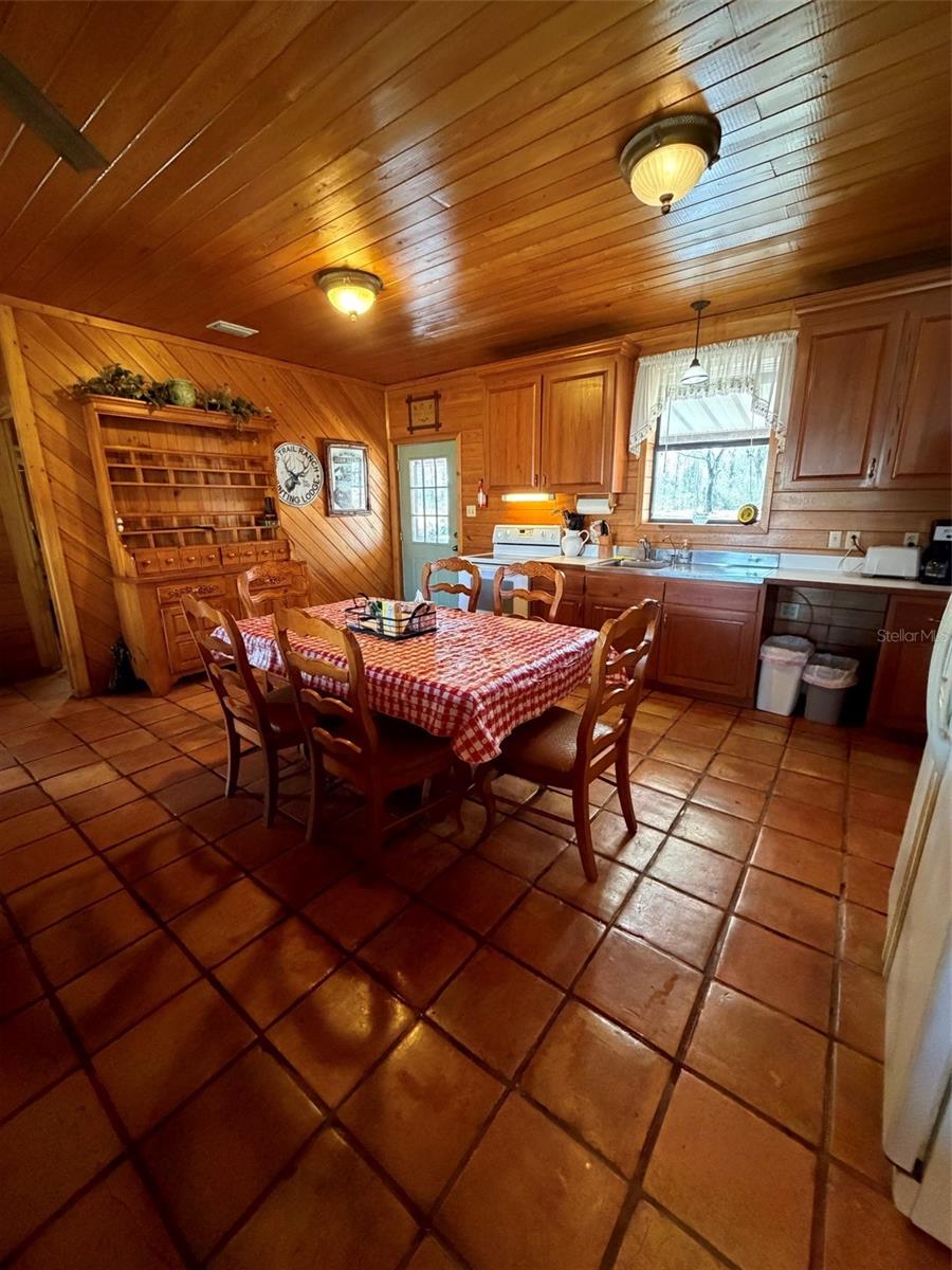 1106 Fox Hunter Rd Property Photo 19