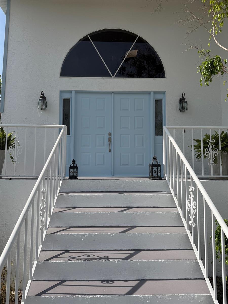 6810 Seaview Blvd Property Photo 3