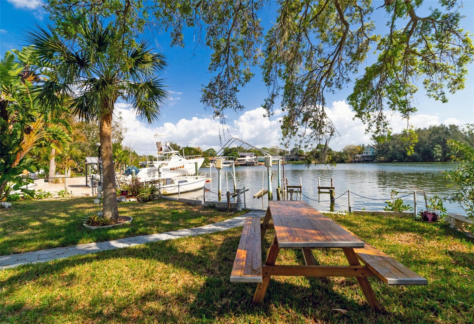 6810 Seaview Blvd Property Photo 11