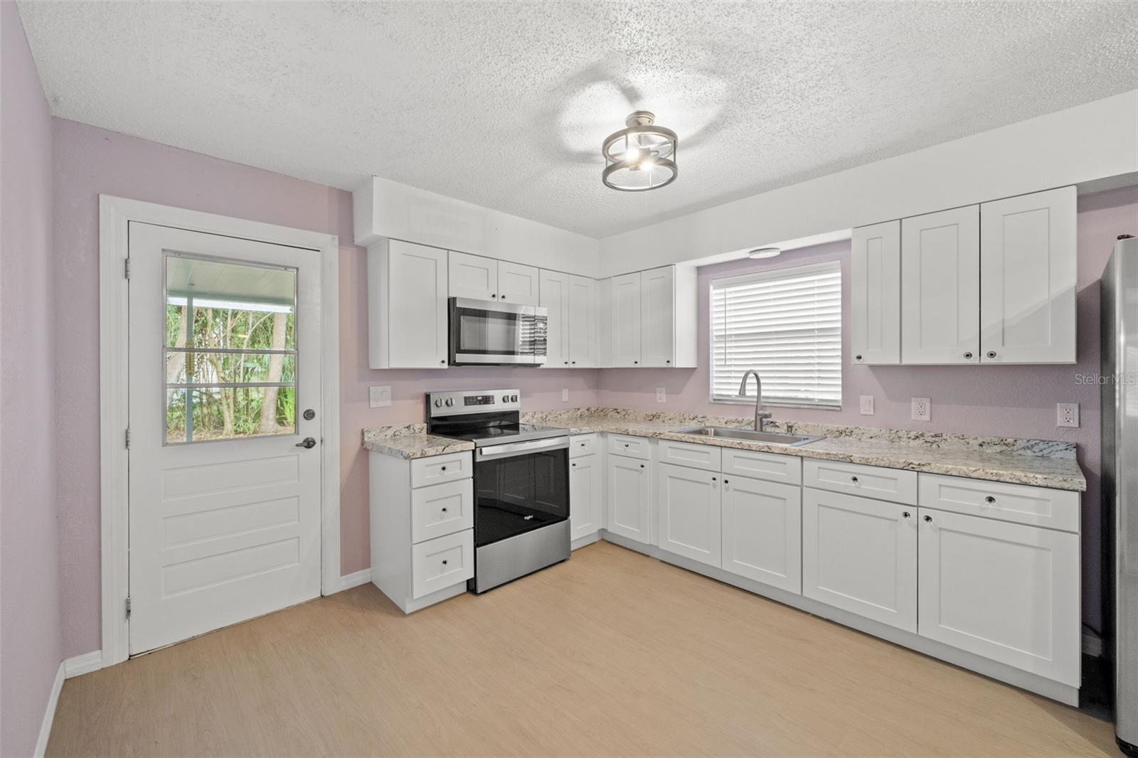 4489 Fishman Ave Property Photo 9