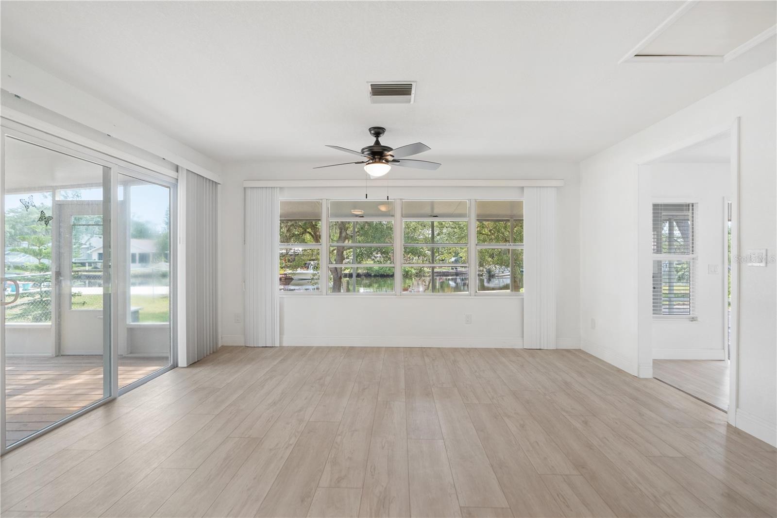 5822 River Rd Property Photo 18