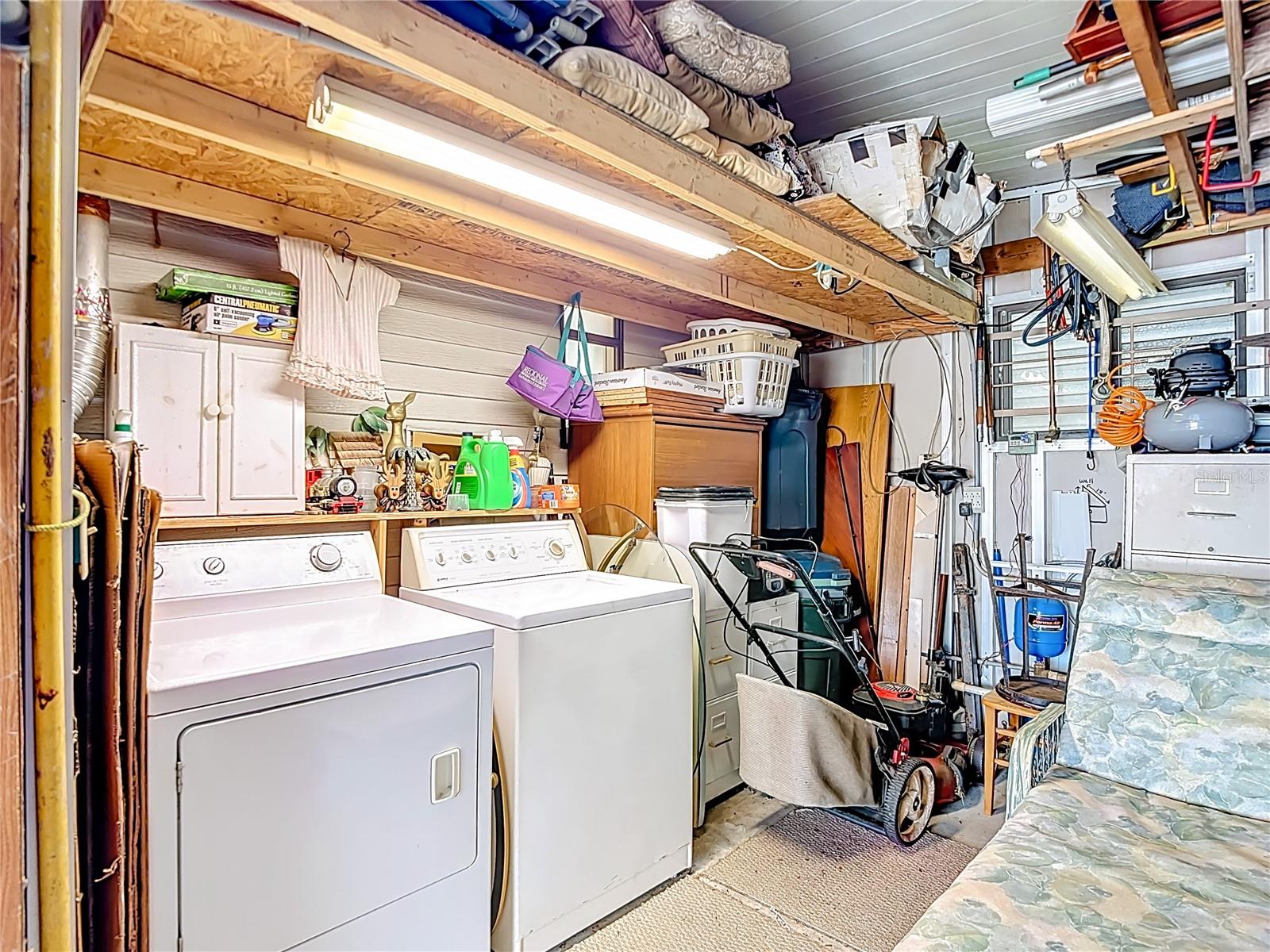 10321 Marinette Ave Property Photo 35