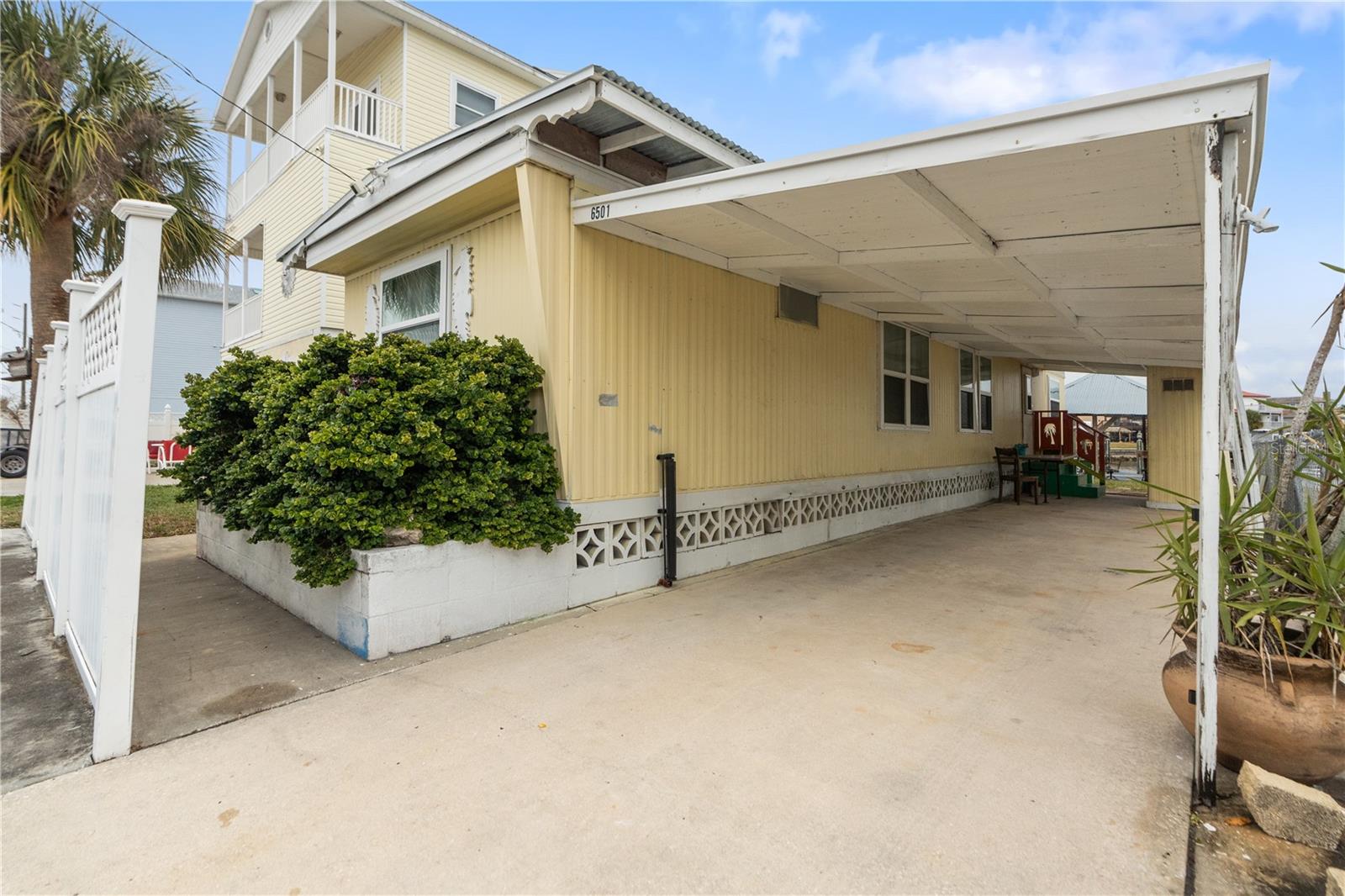 6501 Clark St Property Photo 4