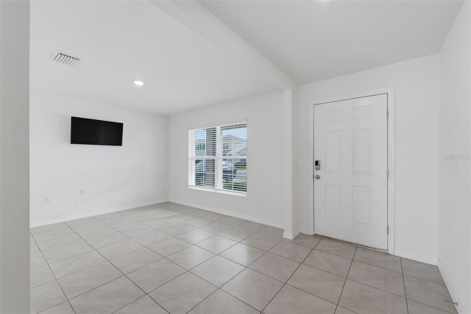 7517 Gardner St Property Photo 4
