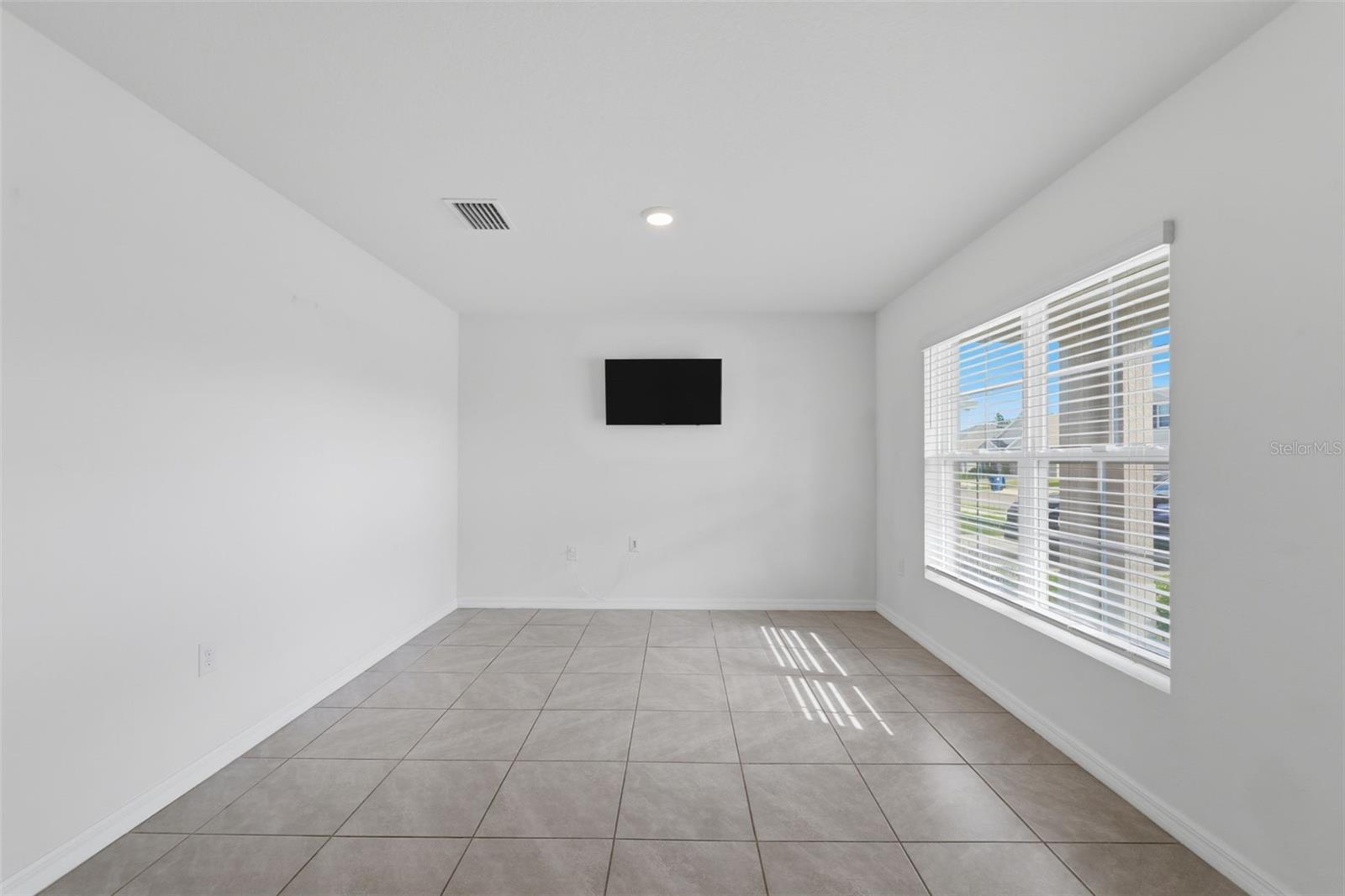 7517 Gardner St Property Photo 5
