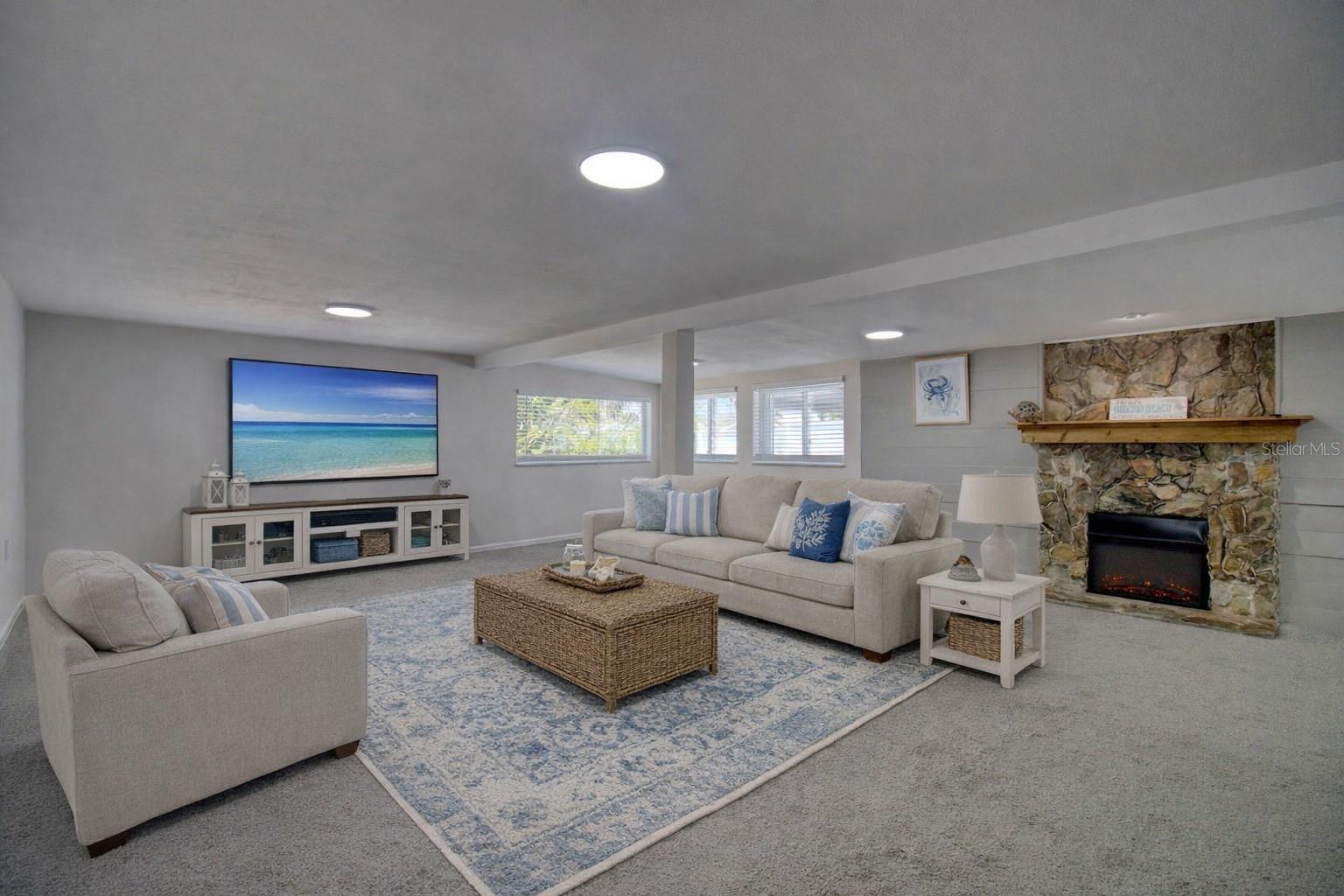6820 Sea Ranch Dr Property Photo 4