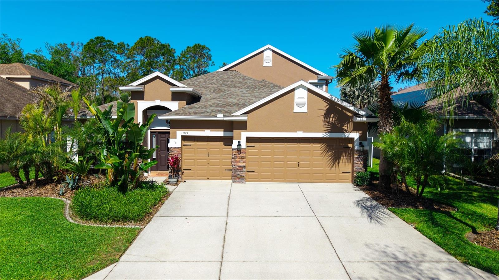 11129 Oyster Bay Cir Property Photo 1
