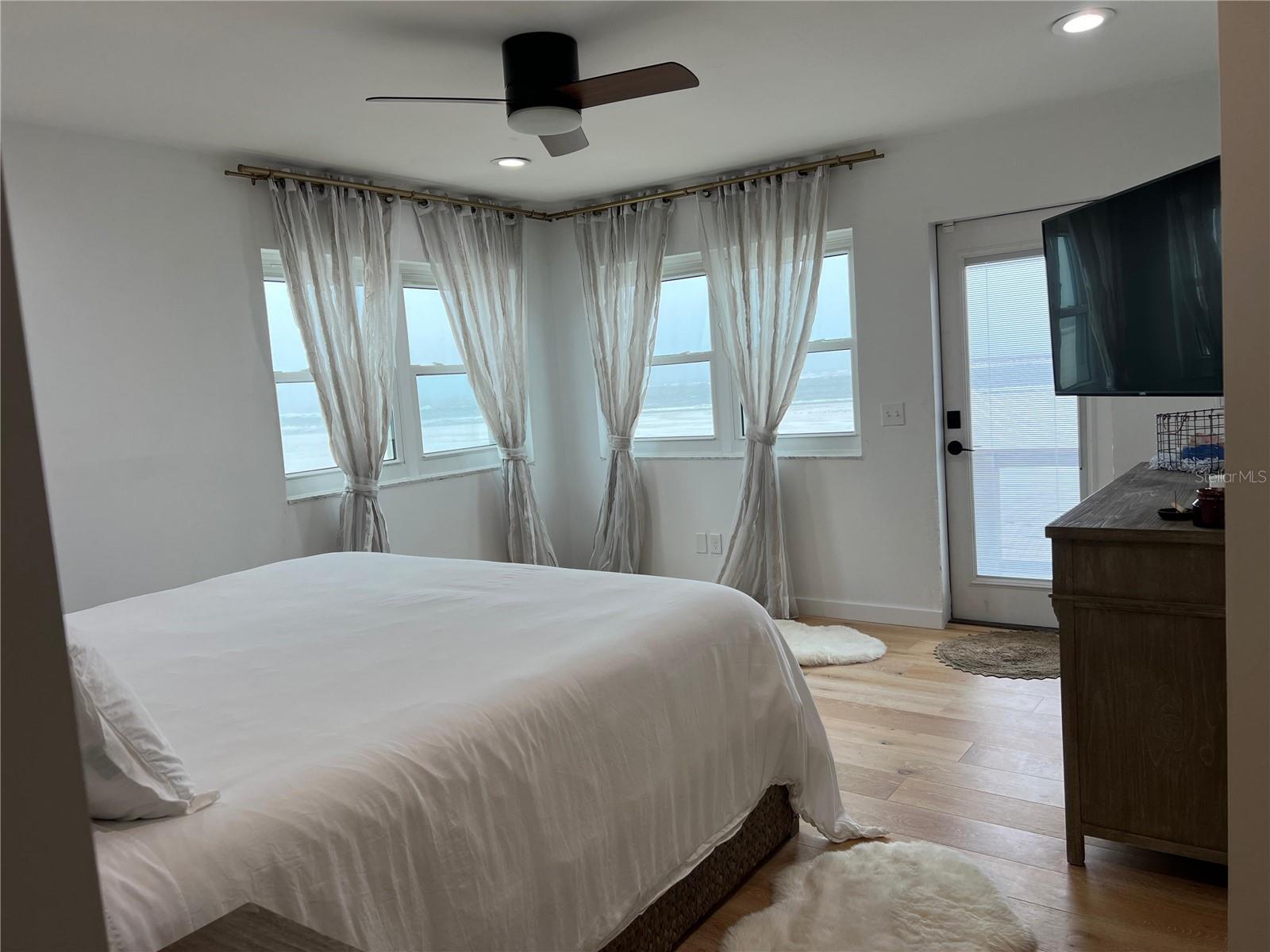 511 Porpoise Point Dr Property Photo 11