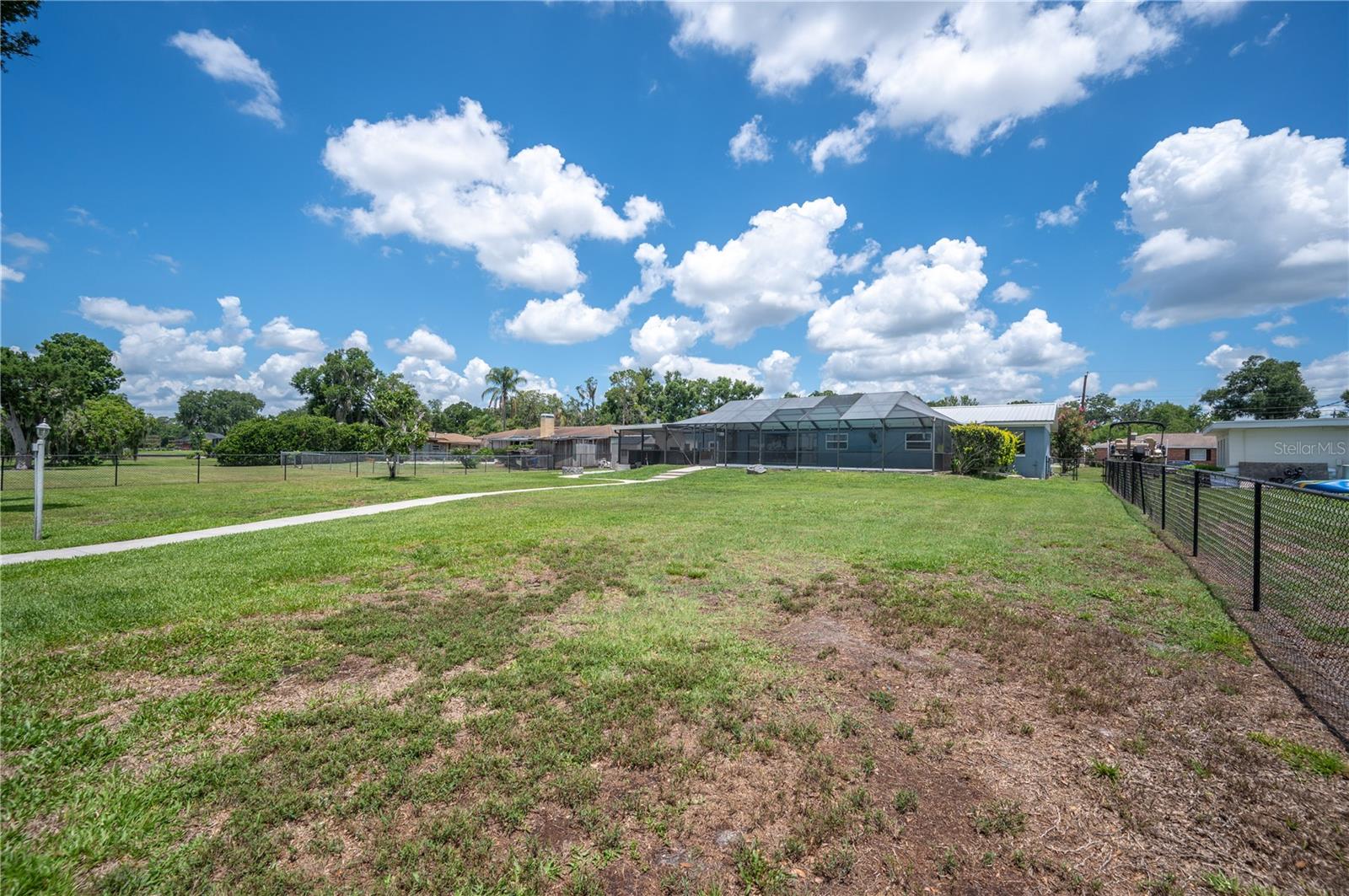 510 Windermere Dr Property Photo 40