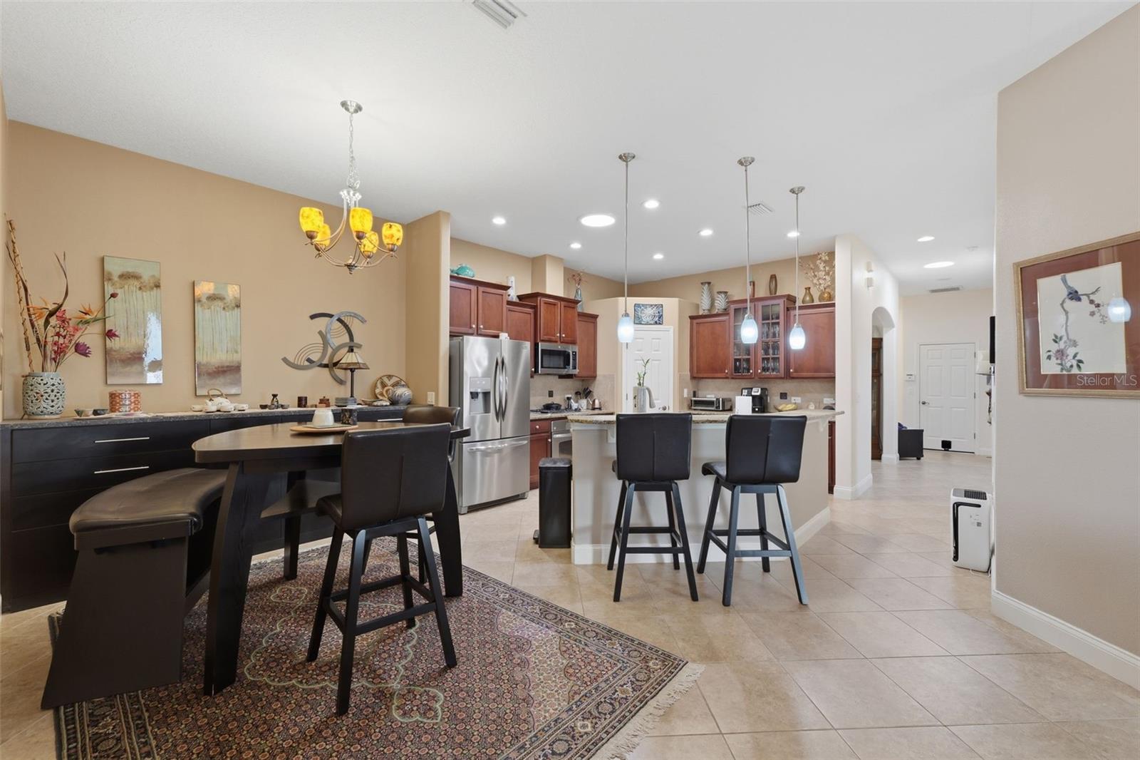 2732 Devonoak Blvd Property Photo 8