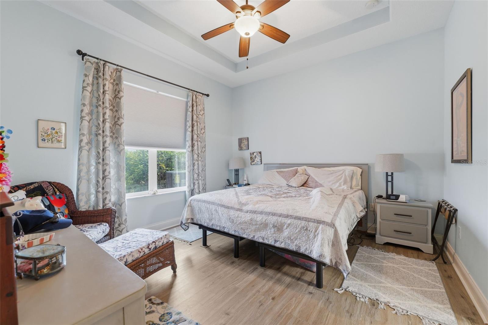 2732 Devonoak Blvd Property Photo 11