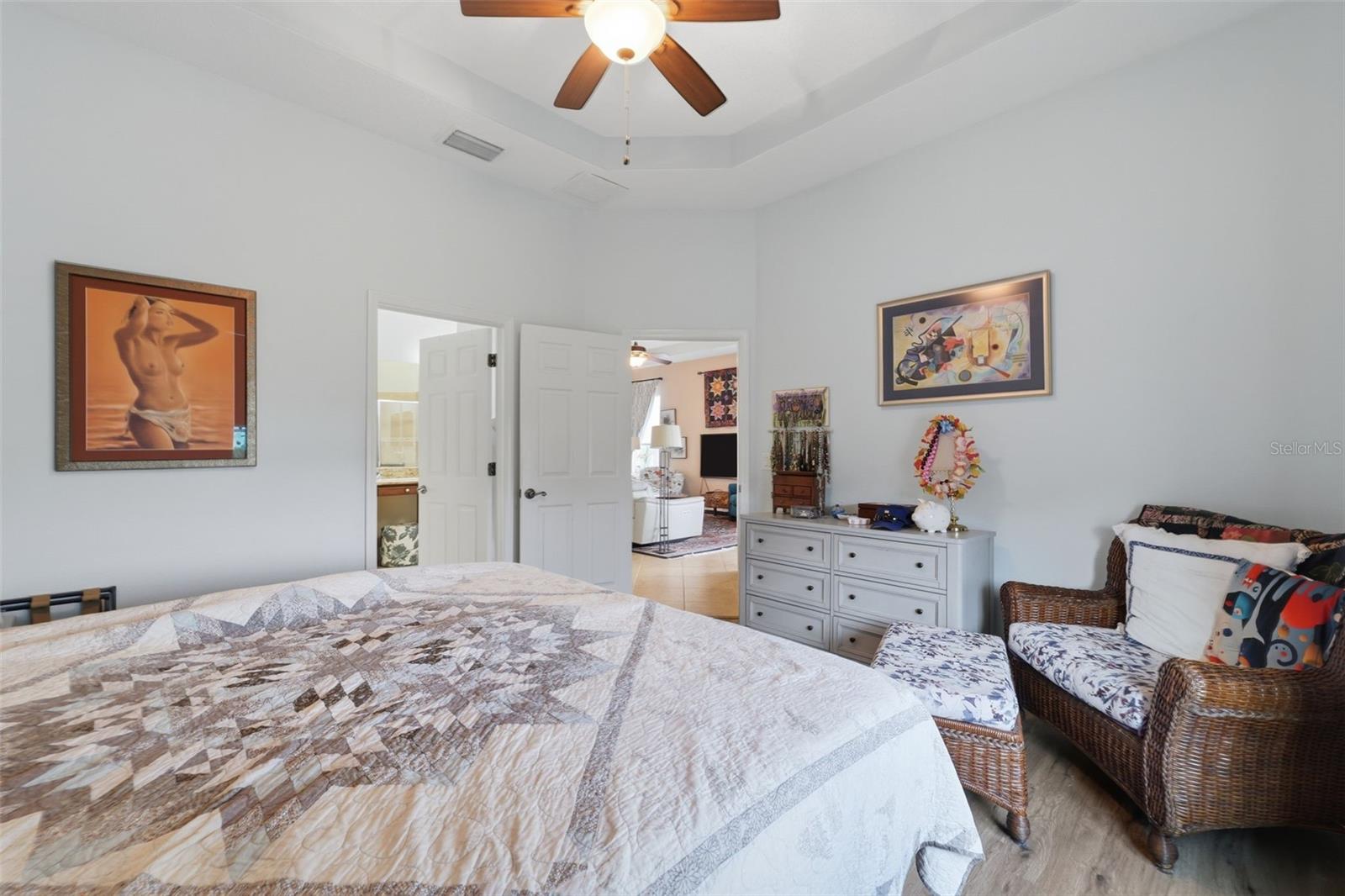 2732 Devonoak Blvd Property Photo 12