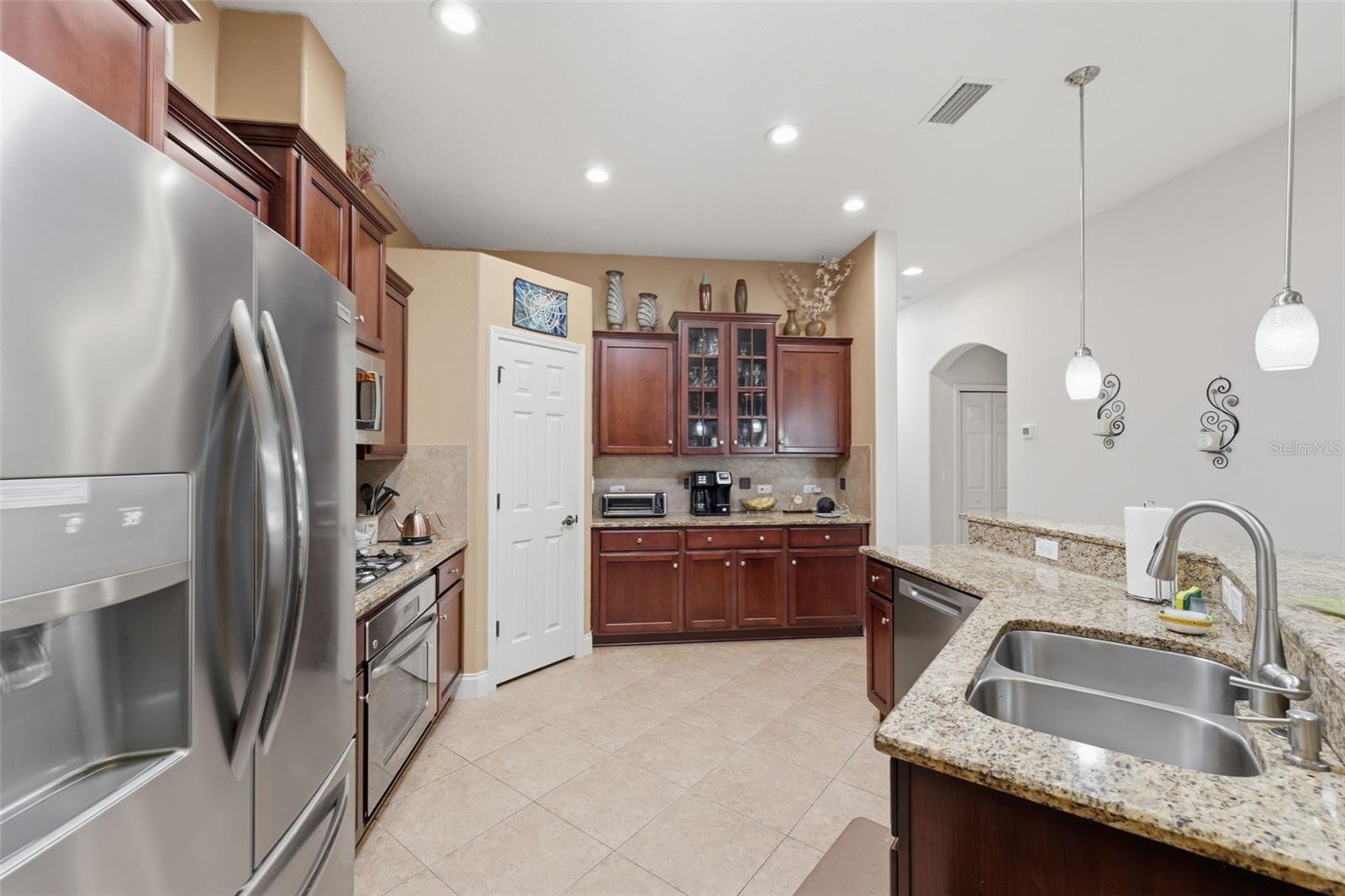 2732 Devonoak Blvd Property Photo 40