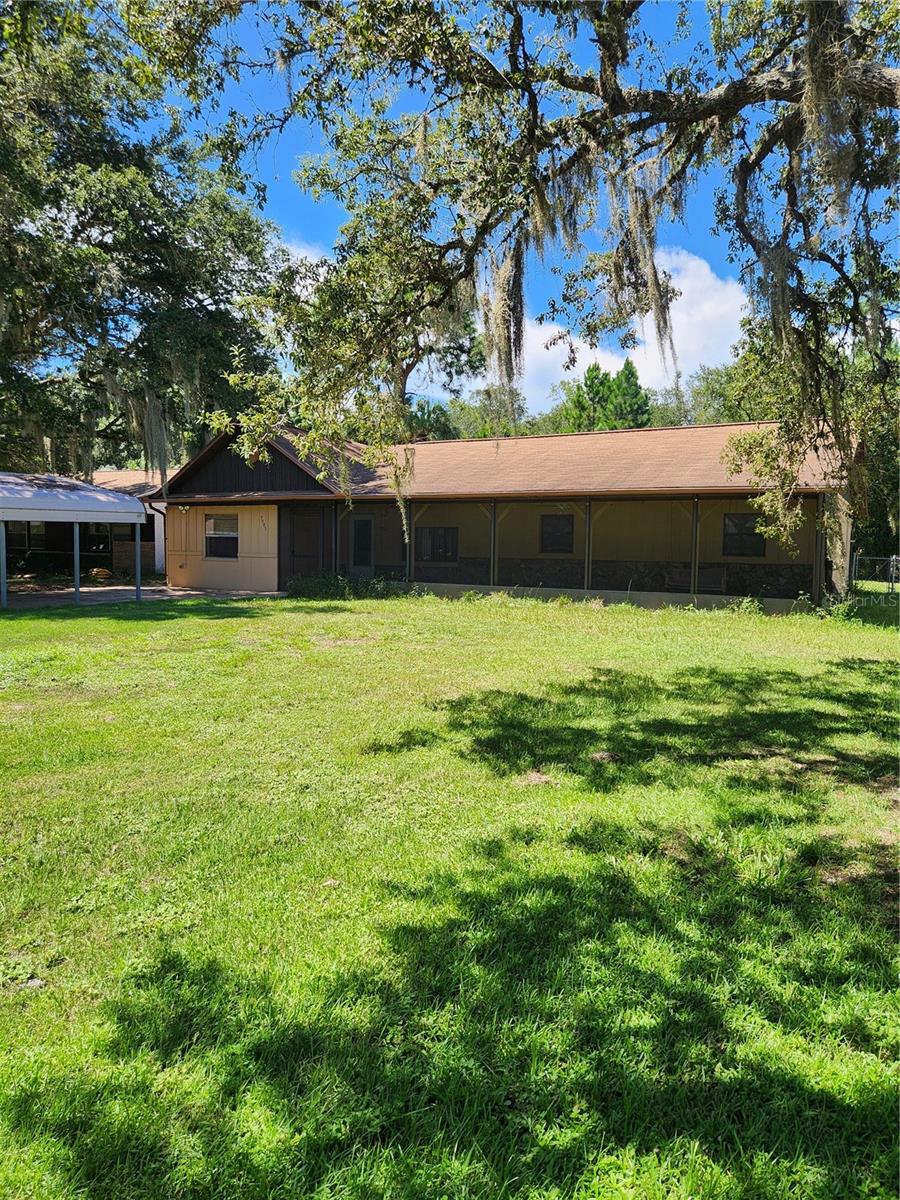7095 W Greenwood Ln Property Photo 2