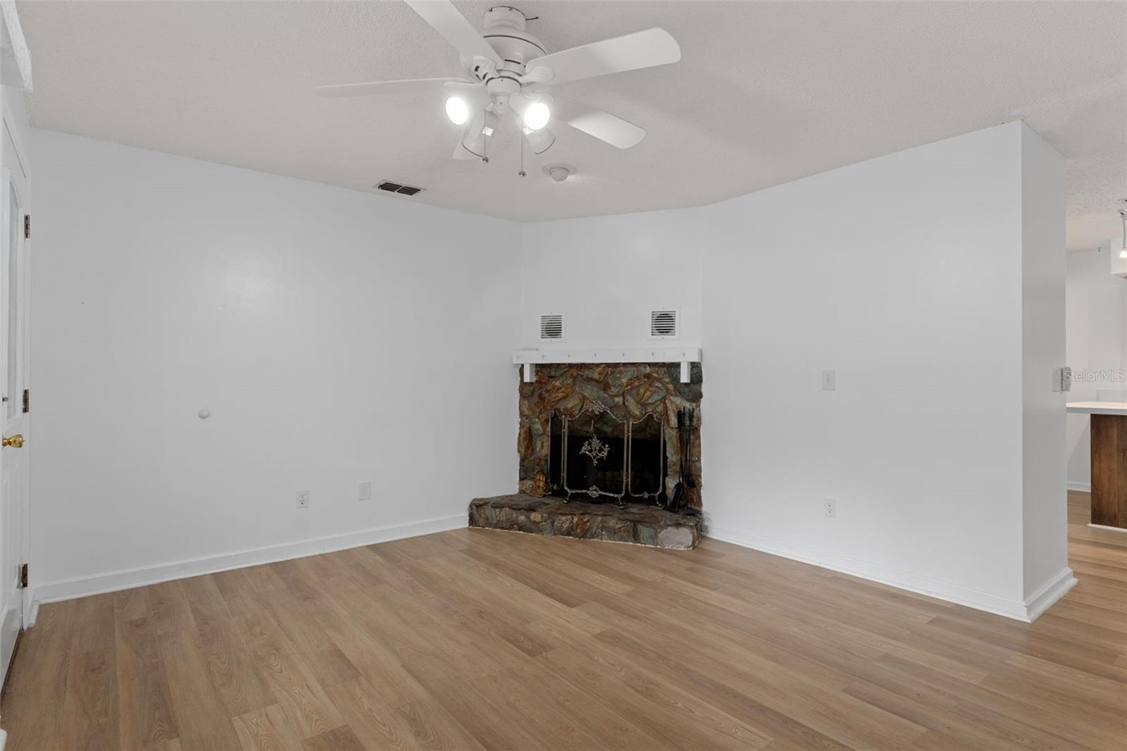 7095 W Greenwood Ln Property Photo 9