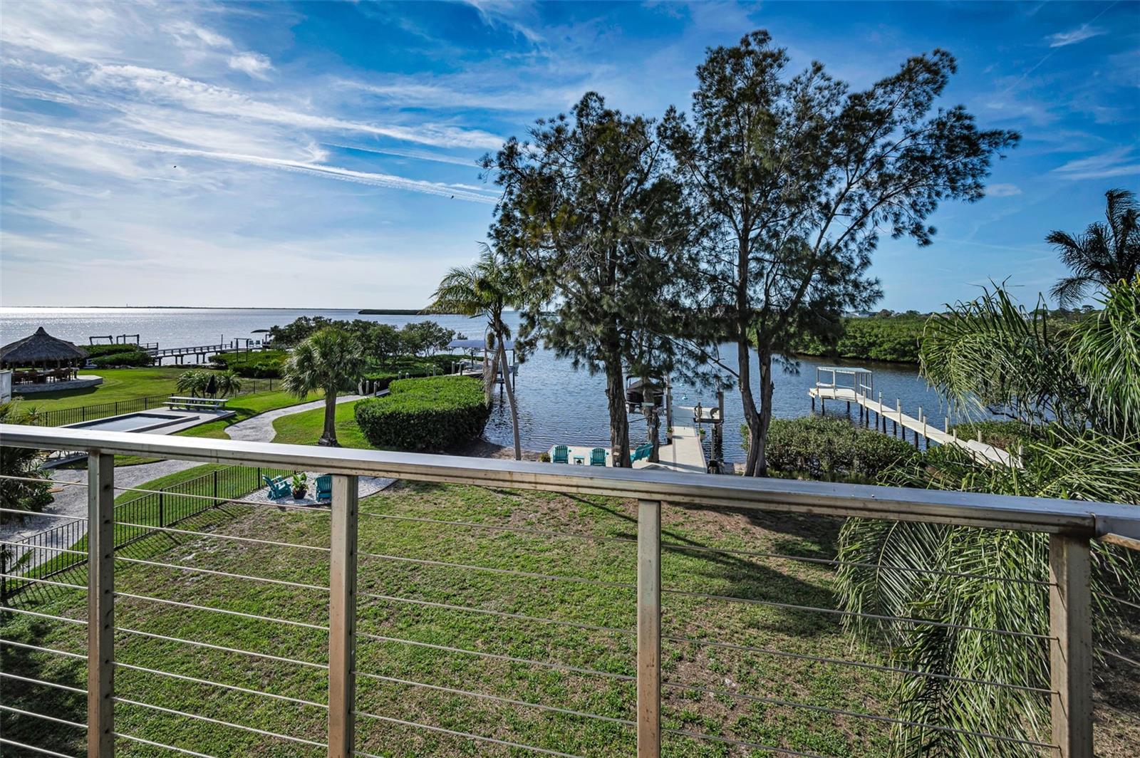 1626 Sea Breeze Dr Property Photo 1