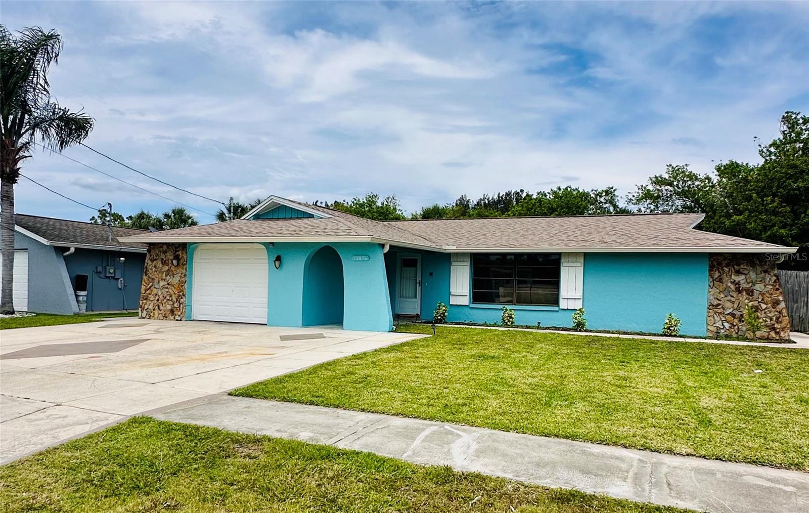 12816 1st Isle Property Photo 1