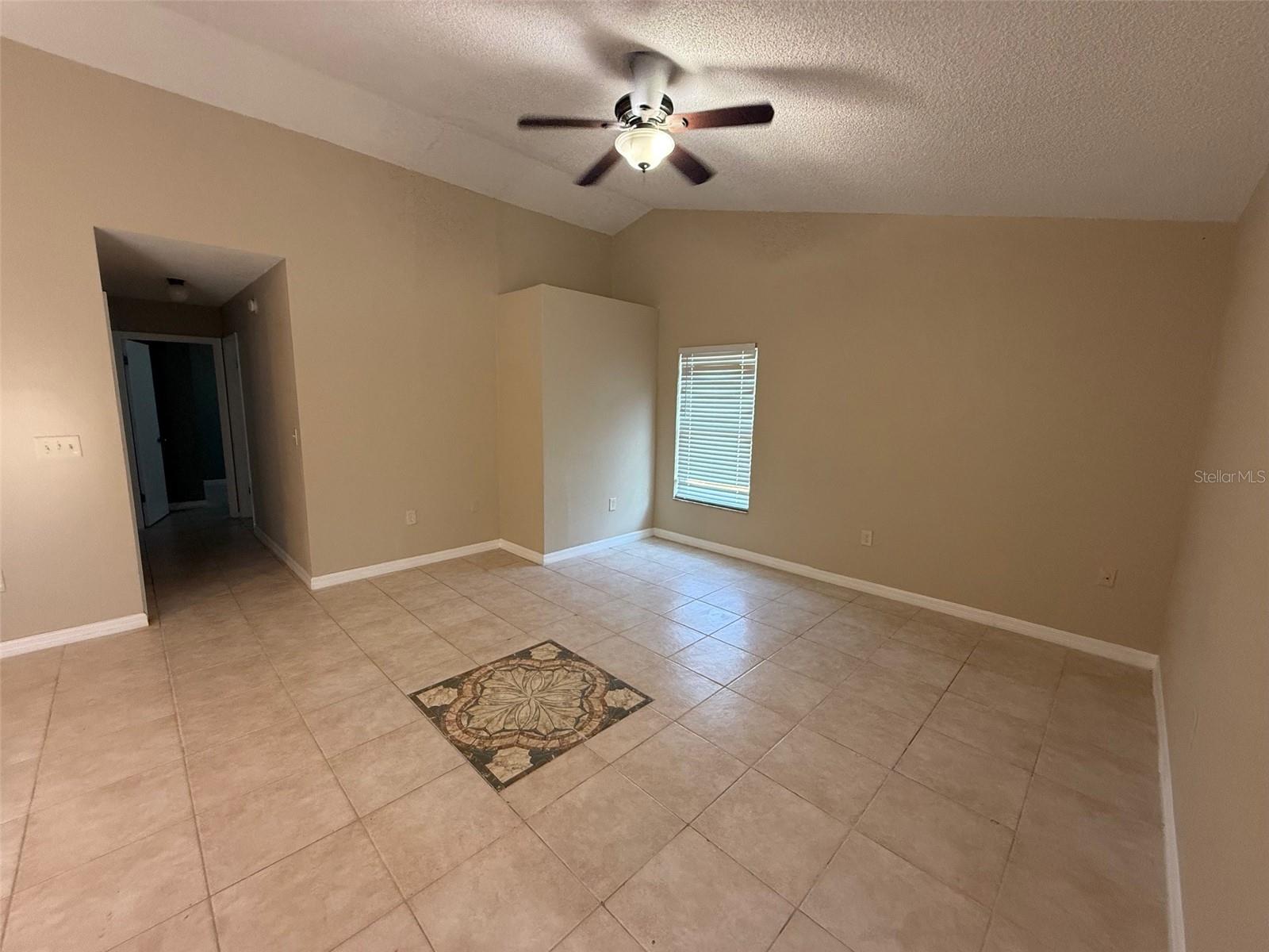 2392 Fairview Rd Property Photo 4