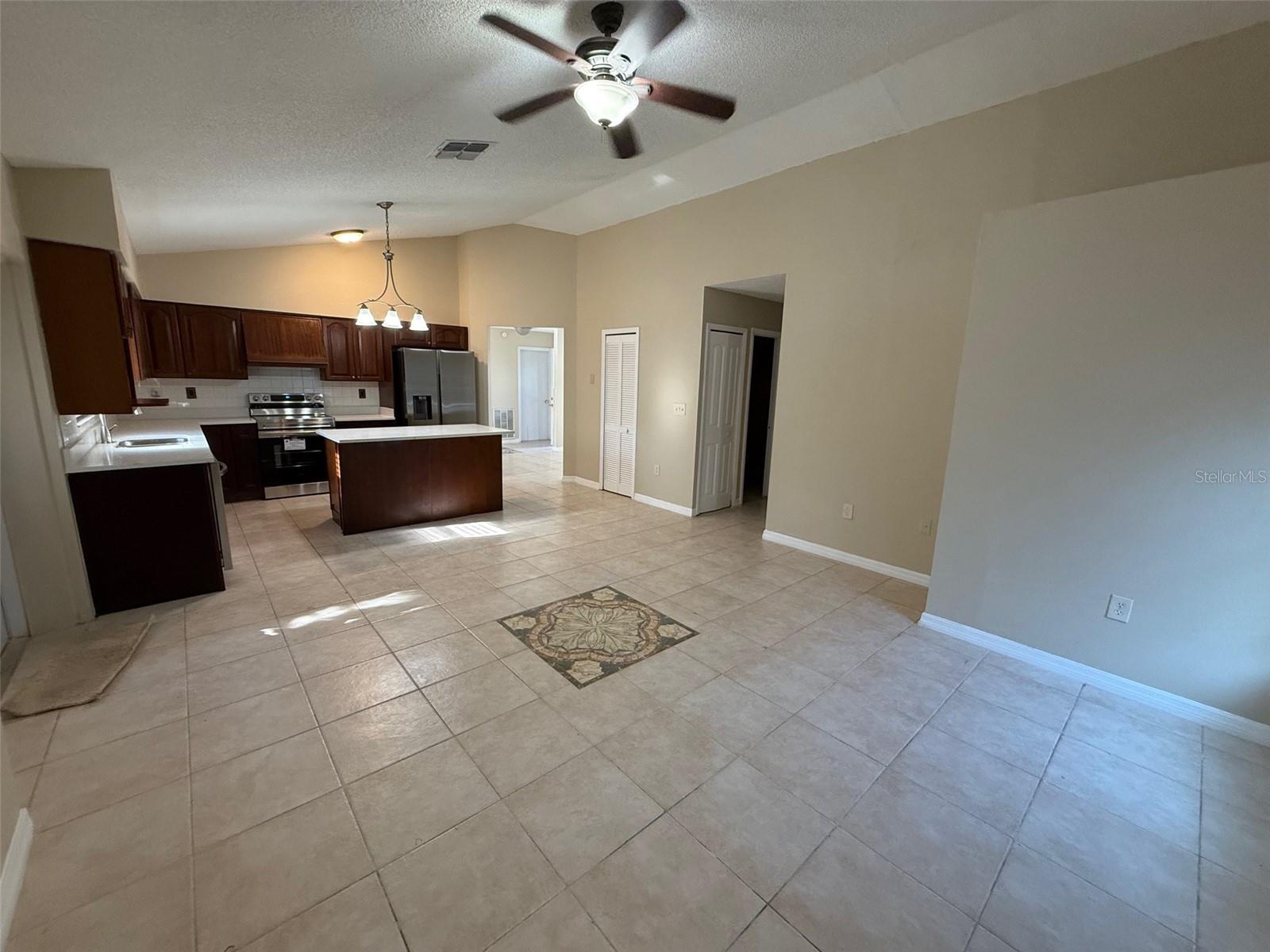 2392 Fairview Rd Property Photo 5