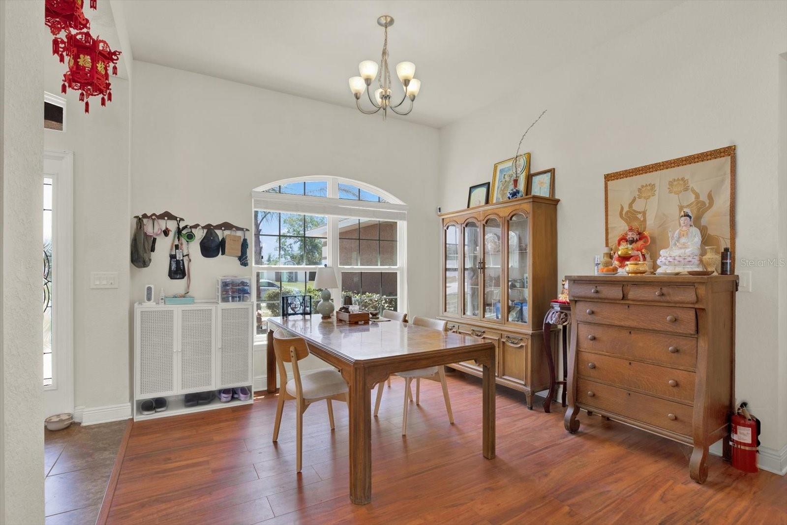 14061 White Plains St Property Photo 4