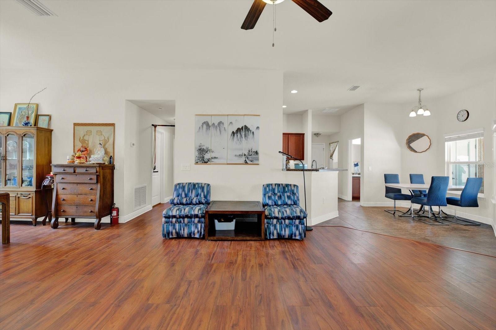 14061 White Plains St Property Photo 8