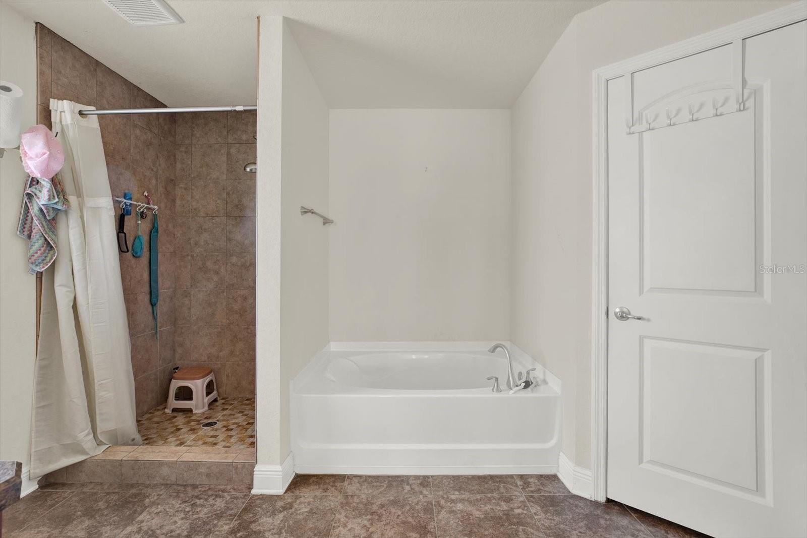 14061 White Plains St Property Photo 15
