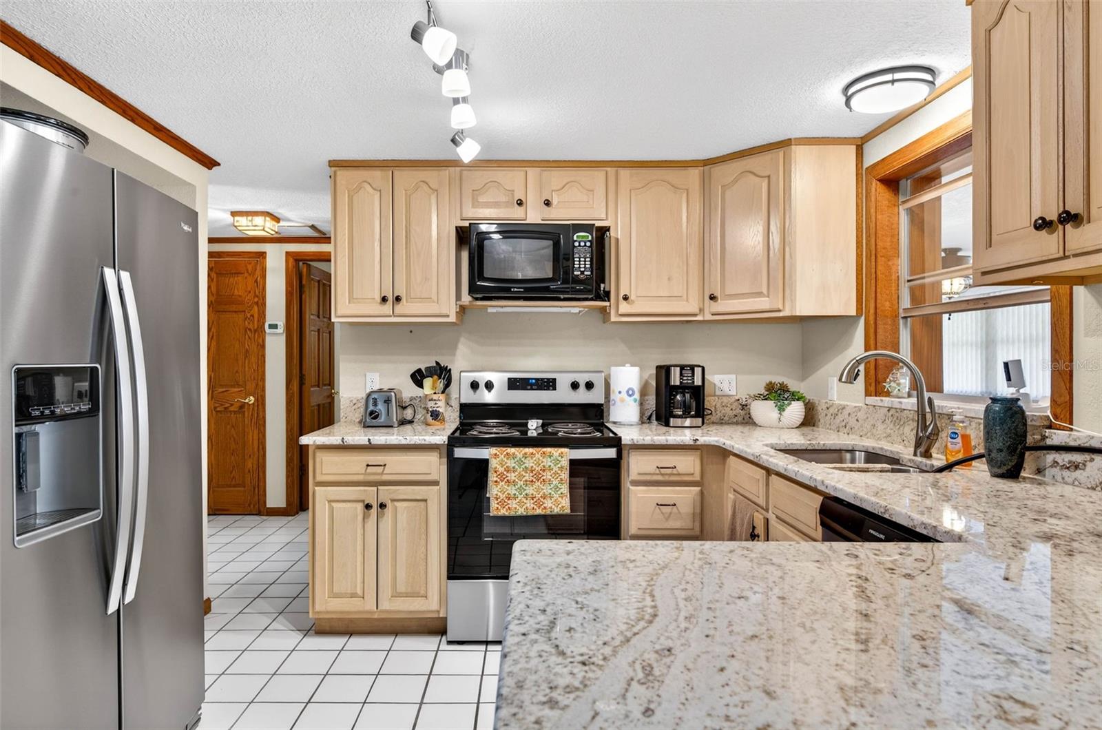 6645 Harbor Dr Property Photo 8