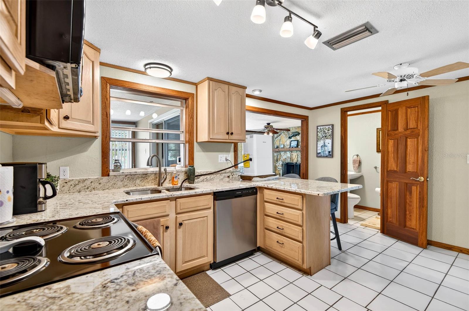 6645 Harbor Dr Property Photo 10