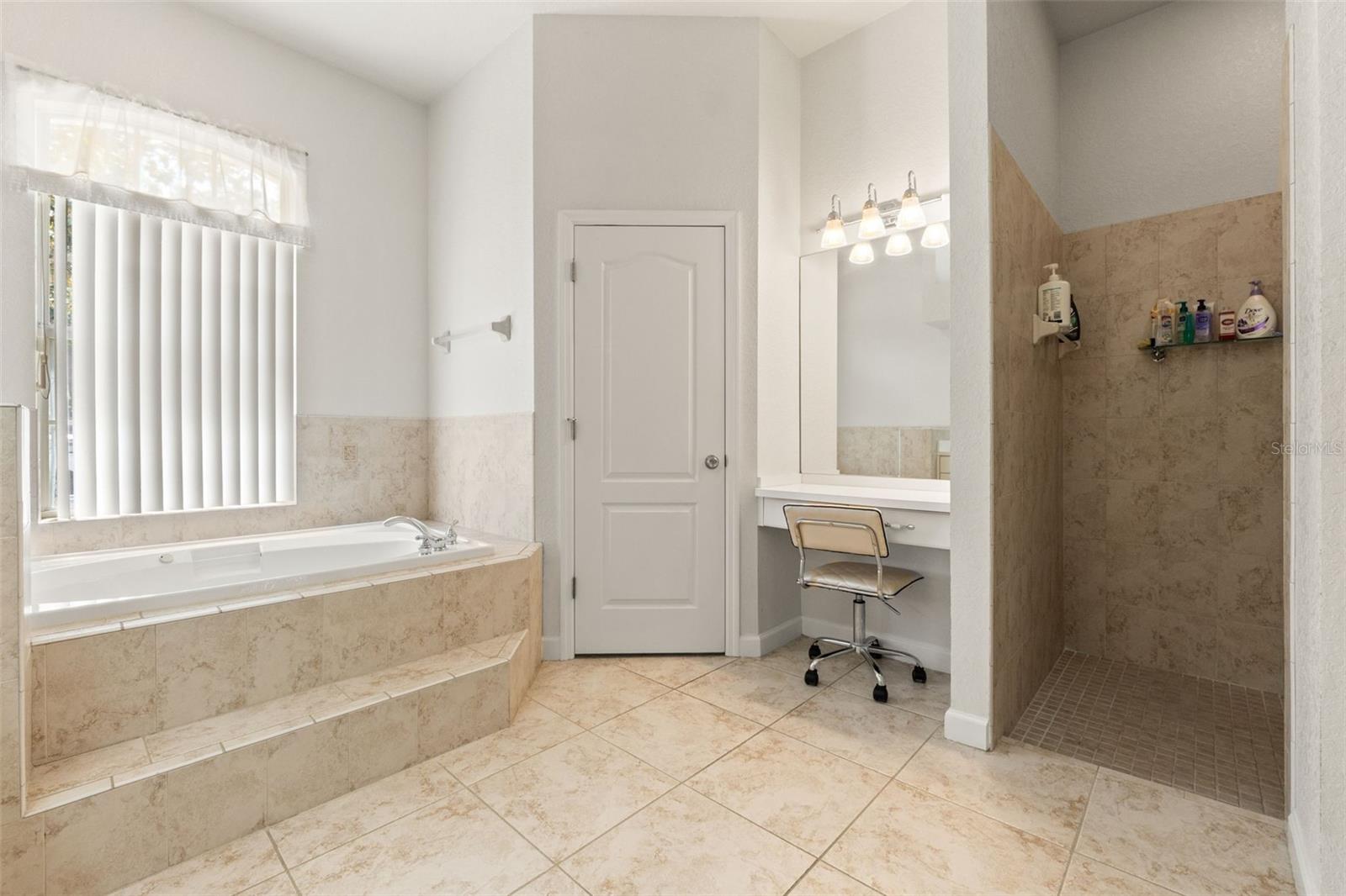 8227 Galgano Ln Property Photo 9