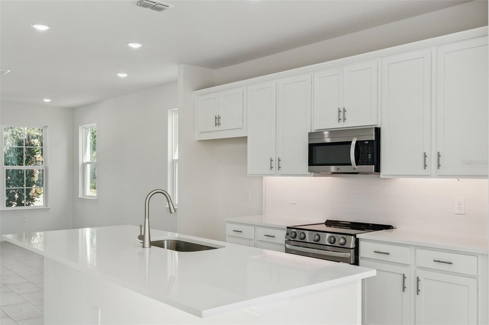 4283 Darby Ct Property Photo 5
