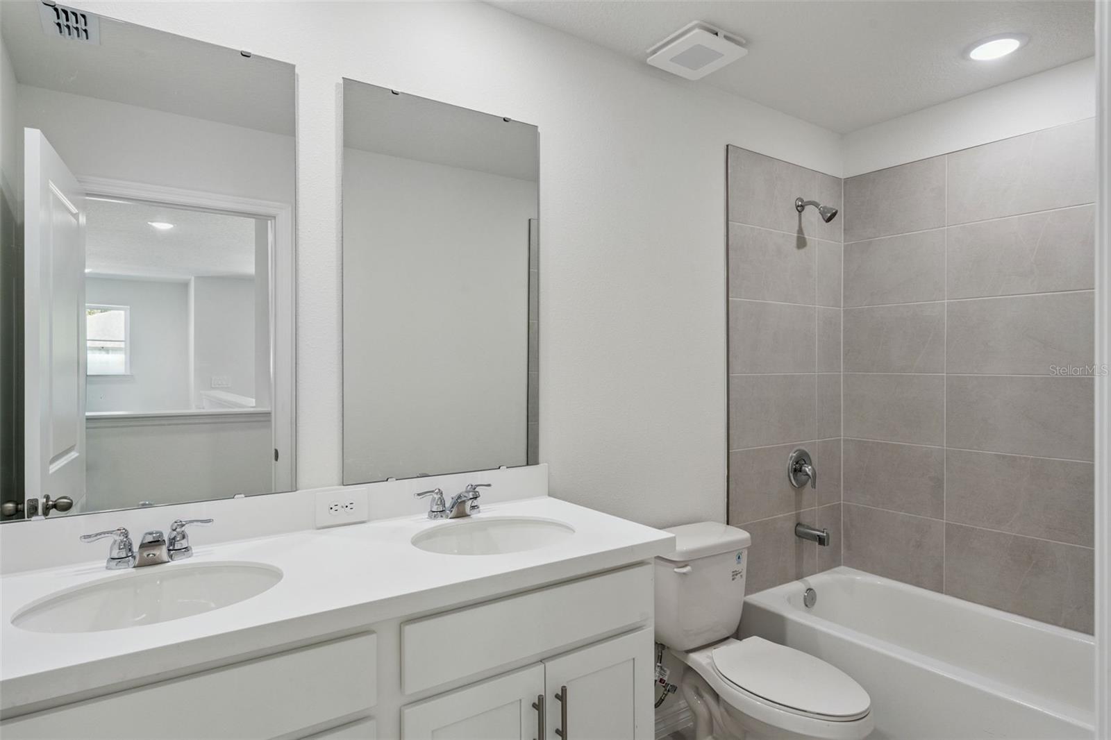 4283 Darby Ct Property Photo 23