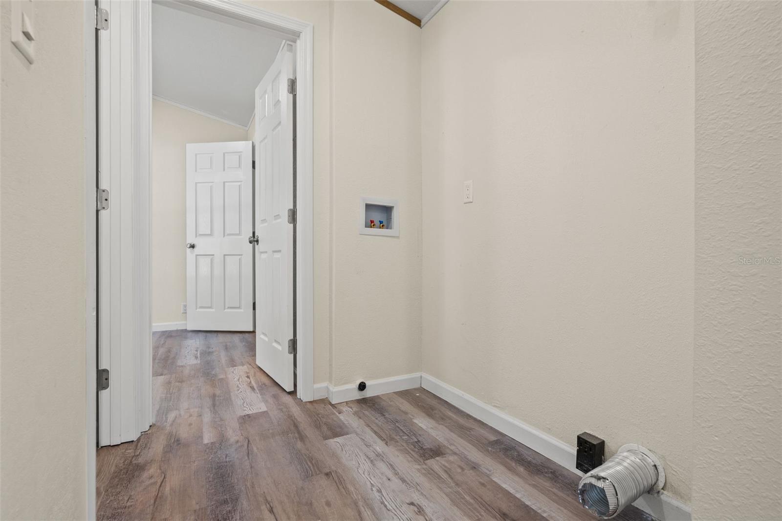 3345 Ballard St Property Photo 15