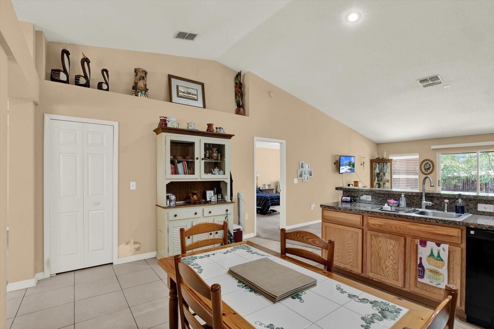 5477 Colchester Ave Property Photo 12