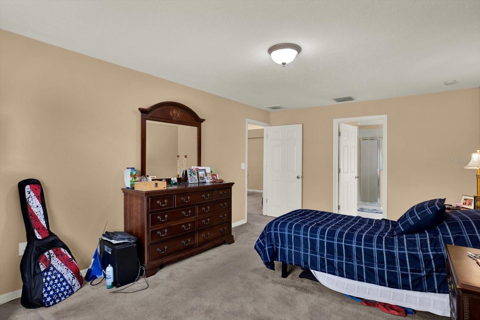 5477 Colchester Ave Property Photo 17