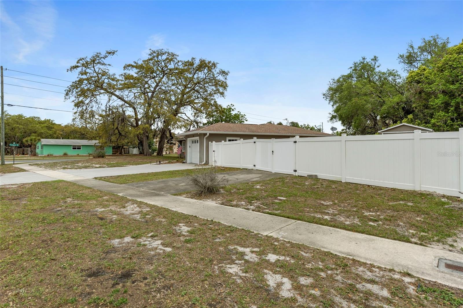 7367 Gates Cir Property Photo 2