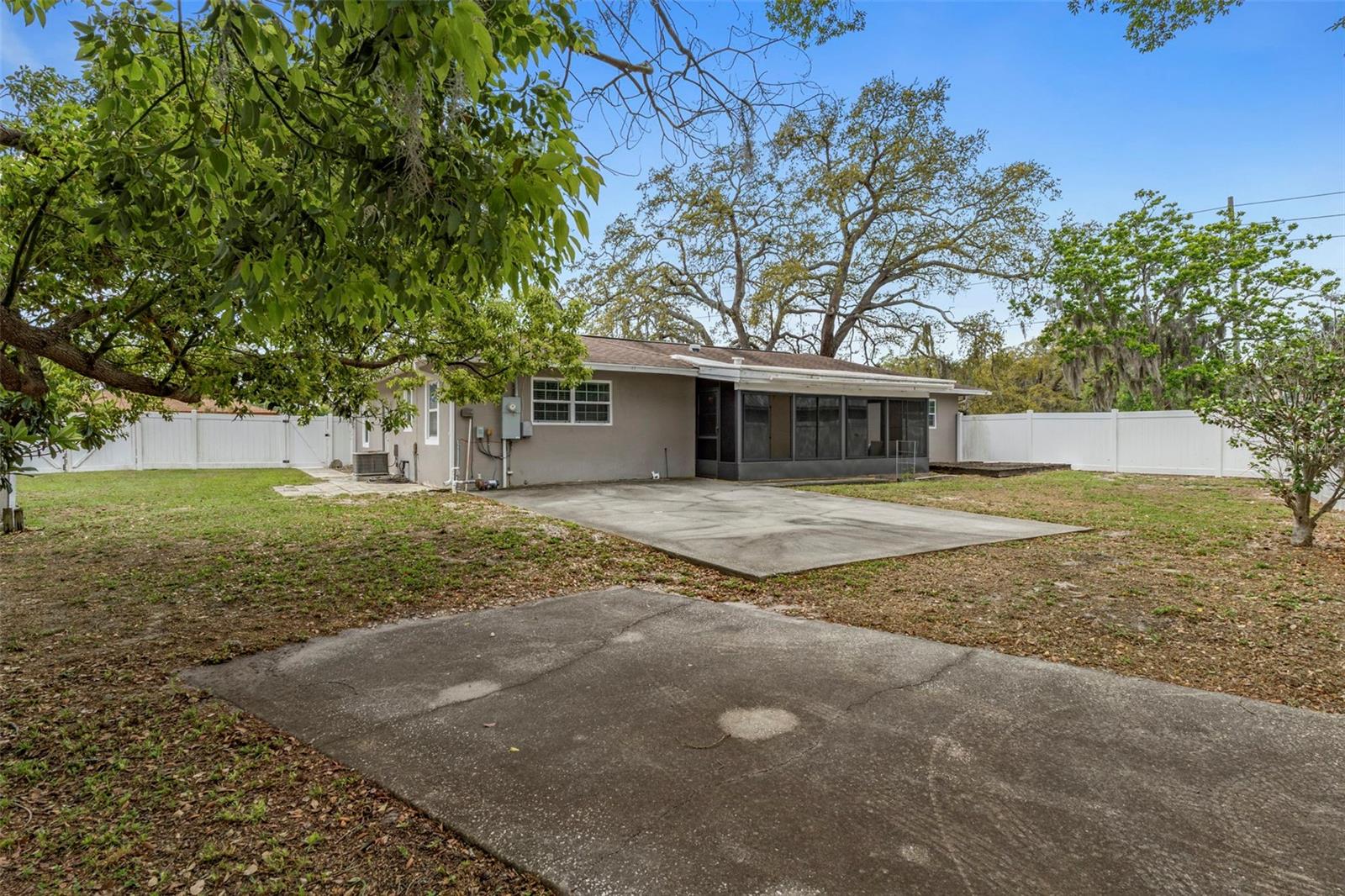 7367 Gates Cir Property Photo 6
