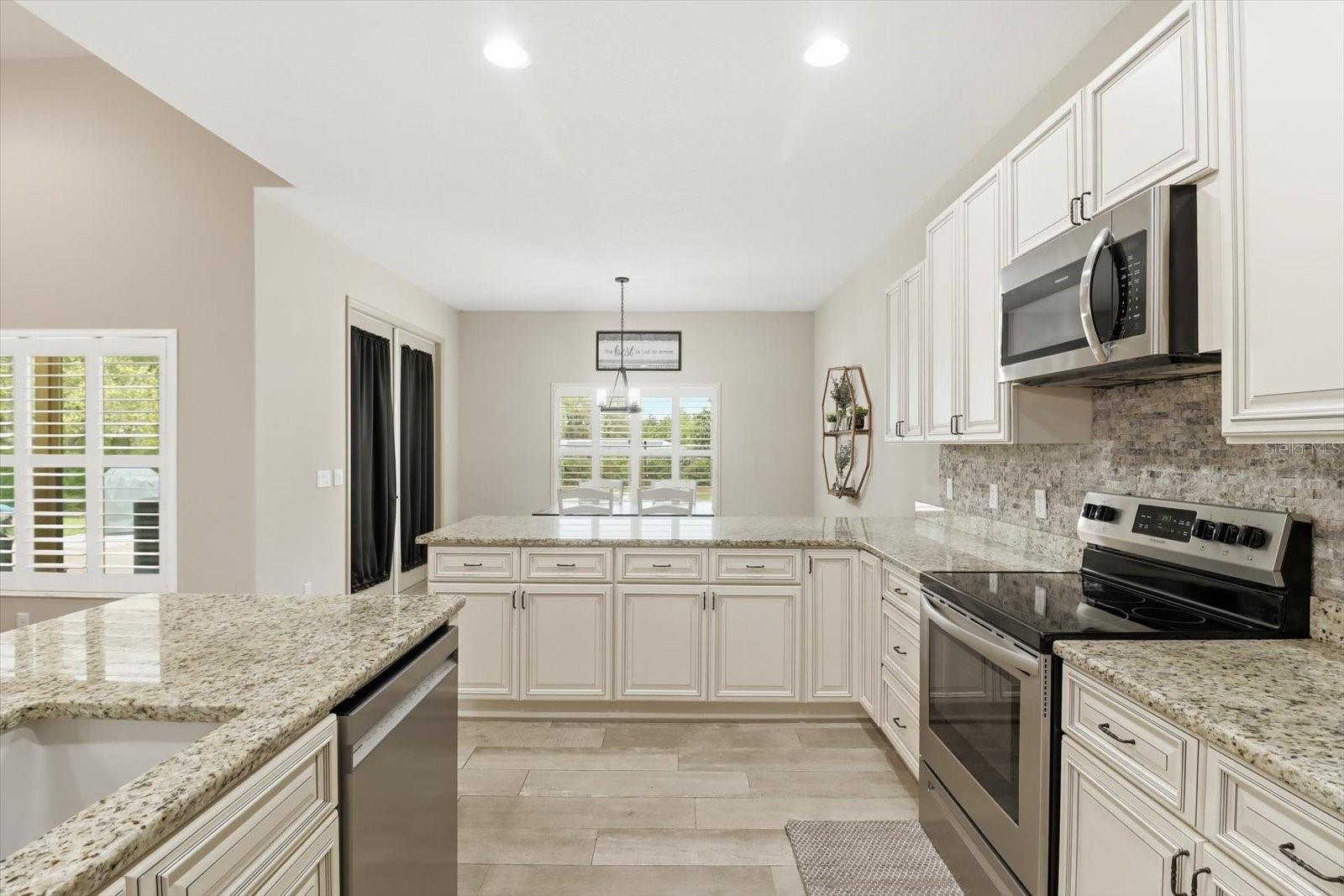 W7884646 Property Photo 17