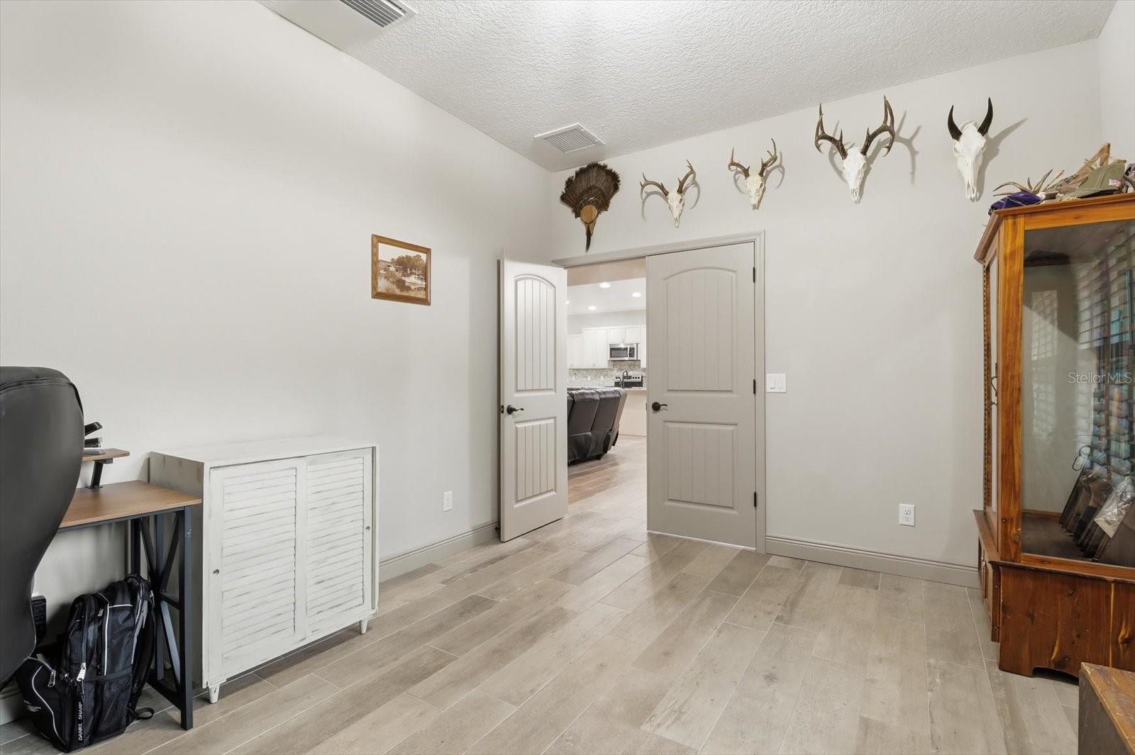 W7884646 Property Photo 32