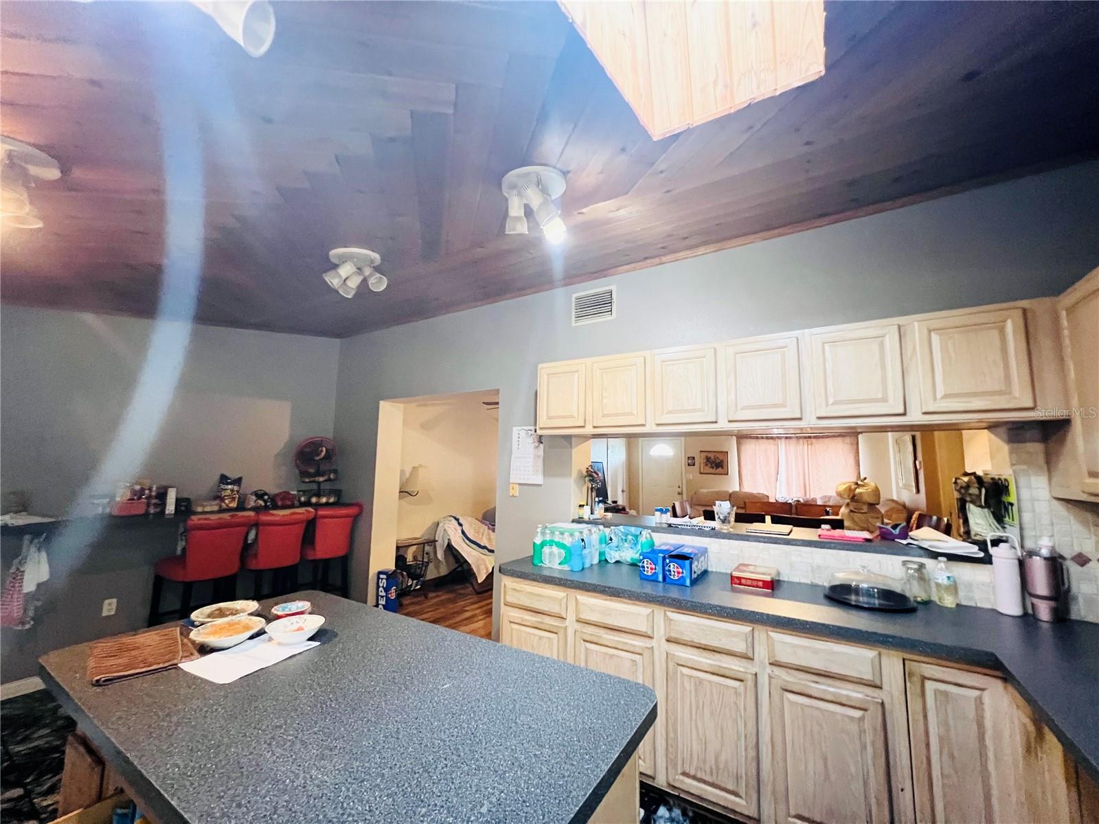 5543 Moog Rd Property Photo 10