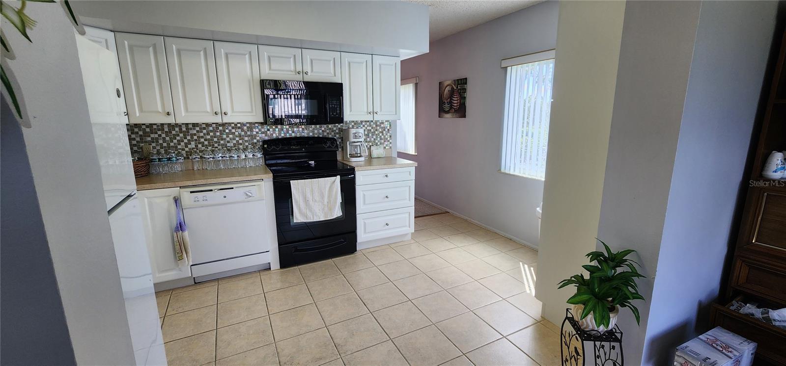 2402 Ecuadorian Way #22 Property Photo 12