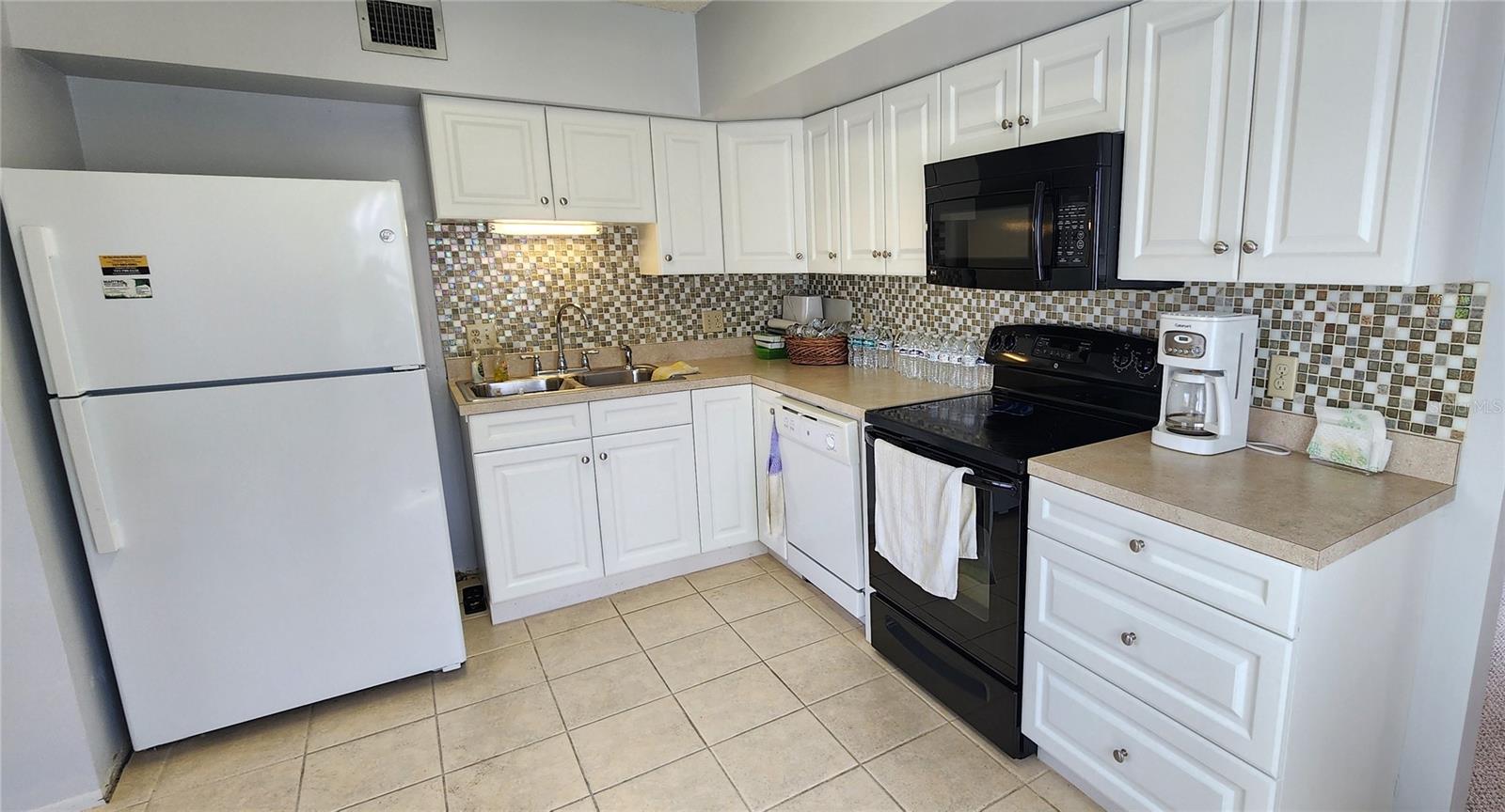 2402 Ecuadorian Way #22 Property Photo 15