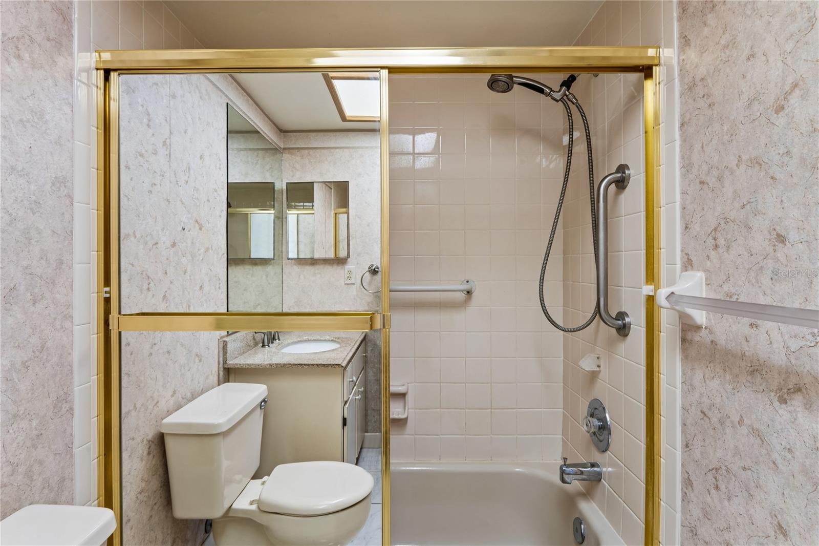 2529 San Luis Rd Property Photo 31