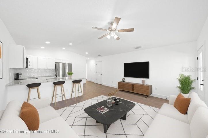 6356 Mariner Blvd Property Photo 3