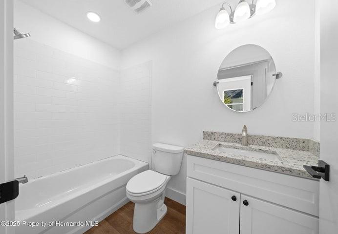 6356 Mariner Blvd Property Photo 7